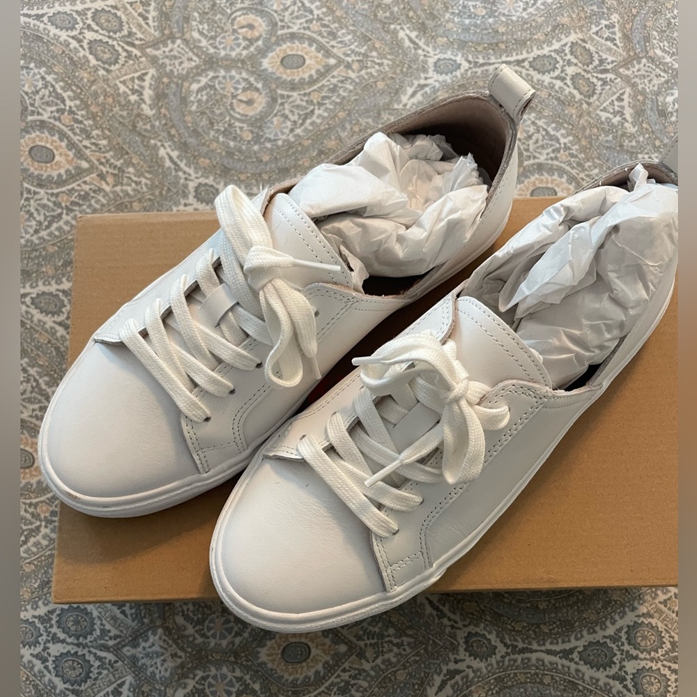 LUCKY BRAND - Dansbey casual sneaker. White Montecito Leather. size 7. NIB!